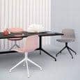 La chaise à roulettes About a Chair par HAY - réf. AAC14 et AAC 14 DUO - assise en polypropylène, piétement en aluminium, muni de roulettes - l'art du design nordique