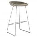 ABOUT A STOOL, stool bar de HAY - ref. AAS39 - Base de acero, asiento de tela, asiento tapizado