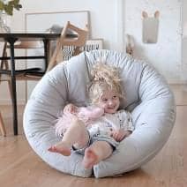 LITTLE NEST, una silla de capullo, que es tambi&eacute;n un fut&oacute;n, acogedor y muy c&oacute;modo para su ni&ntilde;o - deco y el dise&ntilde;o