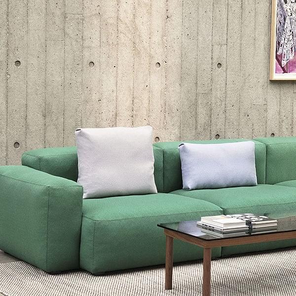 MAGS Cushion, HAY - flotte farger, to sjenerøse dimensjoner, HAY