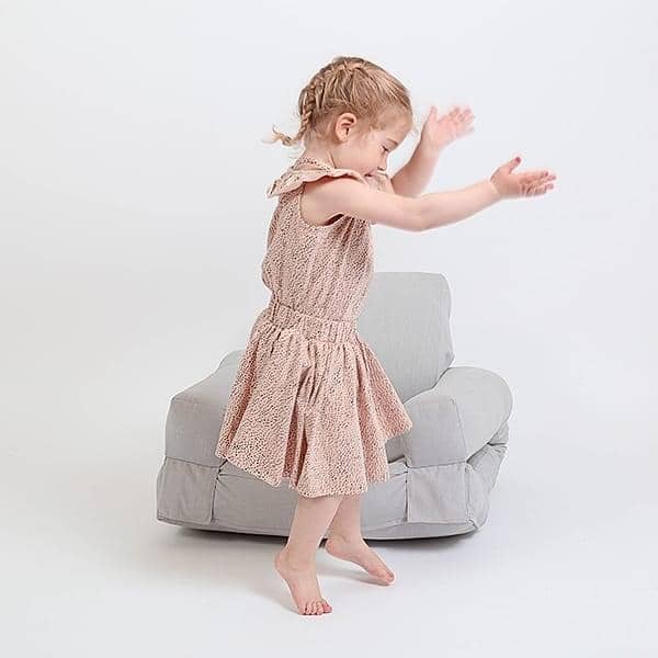 child's chair that turns into a bed