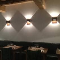 SQUARE un aplique de pared disponible en varios acabados, durante decorativos garant&iacute;as de efecto