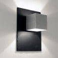 SQUARE, a wall sconce available in several finishes, for a decorative effect guarantees
