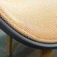 Le fauteuil DUO à roulettes About a Chair par HAY - réf. AAC24 DUO - dossier en polypropylène apparent, assise en tissu monté sur mousse Oeko-Tex, coussin en option, piétement en aluminium muni de roulettes - l'art du design nordique