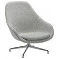 Le fauteuil About a Lounge Chair - réf. AAL91 - dossier haut, piétement aluminium poli ou laqué noir ou blanc, un grand choix de coloris, coussin d'assise fixe inclus - confort nordique et personnalisation maximum - Hay design