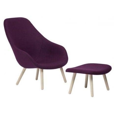 ABOUT一个LOUNGE CHAIR -参考AAL92 -高靠背，4条腿的木头，在不同的款式，丰富的颜色，额外的可拆卸坐垫可选-最大的舒适度和定制- HAY DESIGN