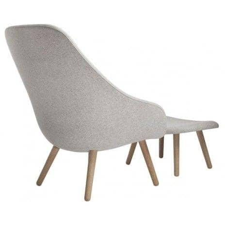 ABOUT一个LOUNGE CHAIR -参考AAL92 -高靠背，4条腿的木头，在不同的款式，丰富的颜色，额外的可拆卸坐垫可选-最大的舒适度和定制- HAY DESIGN