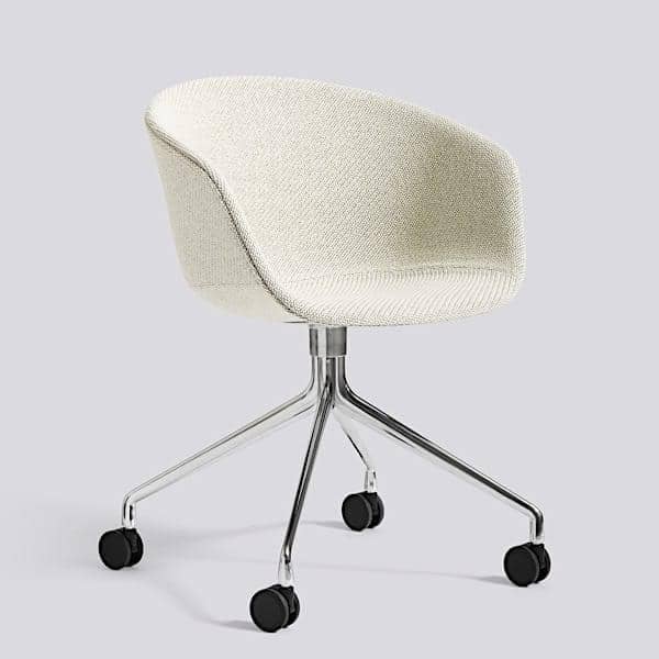 Le fauteuil à roulettes About a Chair par HAY AAC25 Structure en polypropylène, assise intégrale en tissu, montée sur mousse Oeko Tex, piétement Le fauteuil à roulettes About a Chair par HAY AAC25 Structure en polypropylène, assise intégrale en tissu, montée sur mousse Oeko Tex, piétement