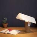 CARBET, bordlampe, solid bøk og lakkert stål, økodesign