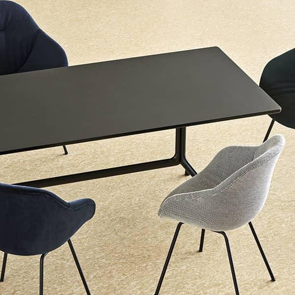 AAT10 rektangulære spisebord, krydsfiner, aluminium ben, HAY. AAT10 160 x 80 x 73 (Længde x Bredde x Højde), bakke 26 mm krydsfiner, struktur pulverlakeret støbt aluminium Hvid laminat, rå krydsfiner kant, hvid struktur