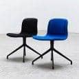 La chaise About a Chair par HAY - réf. AAC11 - assise en tissu, piétement en aluminium - l'art du design nordique