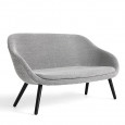 Le sofa About a Lounge - réf. AAL SOFA - piétement bois multiples, un grand choix de coloris, coussin d'assise fixe inclus - confort nordique et personnalisation maximum