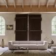 LOFT, ein modulares Sofa für Ihr Wohnzimmer oder Ihre Terrasse: Verschieben Sie die Kernmodule, den Winkel oder die Ottomane und