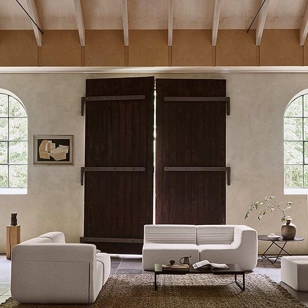 LOFT, un divano modulare per il tuo salotto o la tua terrazza: sposta i moduli principali, l'angolo o il pouf e crea dozzine di 