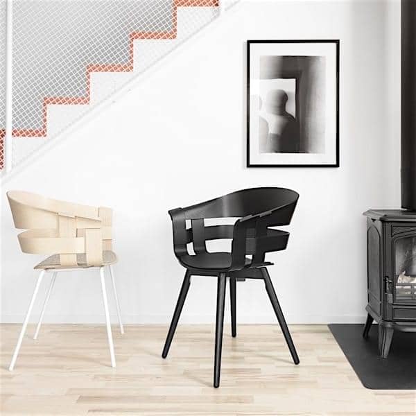 La sedia WICK, design svedese di alto livello WICK CHAIR - Seduta in legno  di quercia - i piedi in cromo - 57 x 50 x 75 cm