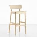 كرسي البار PAUSE ، الذي بني في الخشب الصلب ، من قبل المصمم الفنلندي كاسبر نيمان