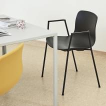 ABOUT A CHAIR - ref. AAC18 y AAC18 DUO - Asiento en polipropileno, con brazos, apilable, estructura de acero de 16 mm.