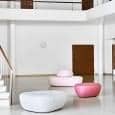 SISTERS, une collection de trois poufs, organiques, sculpturaux et polyvalents