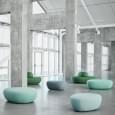 SISTERS, une collection de trois poufs, organiques, sculpturaux et polyvalents
