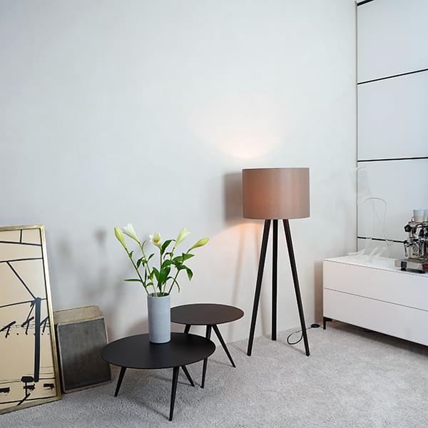 LUCA STAND, λαμπτήρας δαπέδου, Ø 50 cm - H 140 cm, από το MAIGRAU, ομορφύνει το καθιστικό, το γραφείο ή το υπνοδωμάτιό σας
