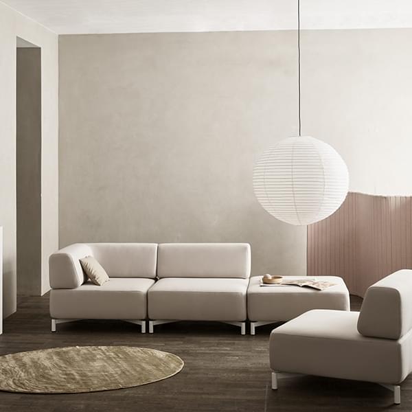 PLANET sofá da SOFTLINE, um sofá modular suave e confortável