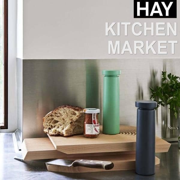 HAY KITCHEN MARKET, en funktionel og designsamling! Bakker: skærebræt - tilbehør, som vi kan undvære, i aluminium, træ hygiejnisk polyethylen (HP) L, 40 x 30 cm - Aluminium,