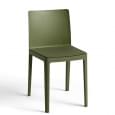 The ÉLÉMENTAIRE chair (elementary): not too imposing, not too discreet, just perfectly balanced.