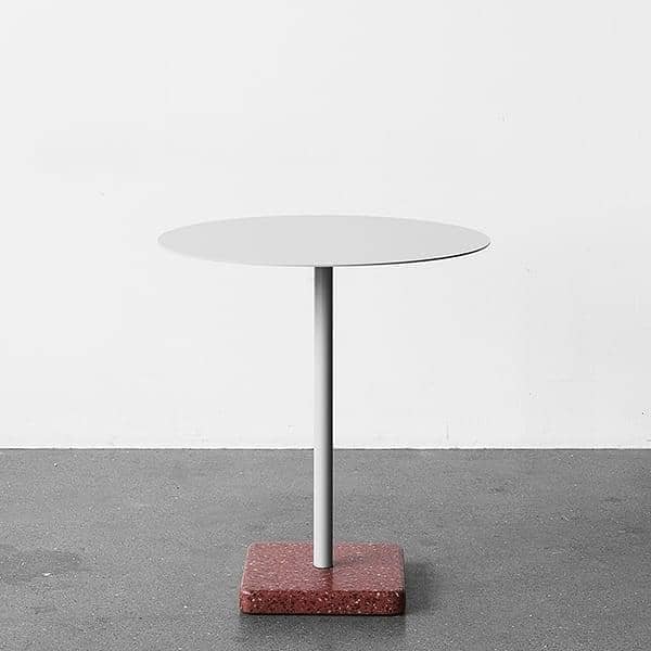 TERRAZZO : طاولة مربعة أو مستديرة ، 3 ارتفاعات متوفرة ، تشطيبات متعددة ، من خلال HAY