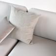 ELLE, ein Sofa voller Rundheit und Weiblichkeit