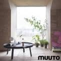 طاولة القهوة AROUND ، المباراة من الخشب الصلب والتصميم. Muuto