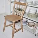 Cadeira de madeira minimalista e intemporal J41 sem braços, by HAY
