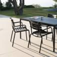 Chaise outdoor RE-CLIPS avec accoudoirs, par HOUE