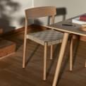 BETTY TK1, sedia impilabile e di design in legno, di &TRADITION
