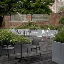 Mesas NEU limpias, estables y resistentes, por HAY