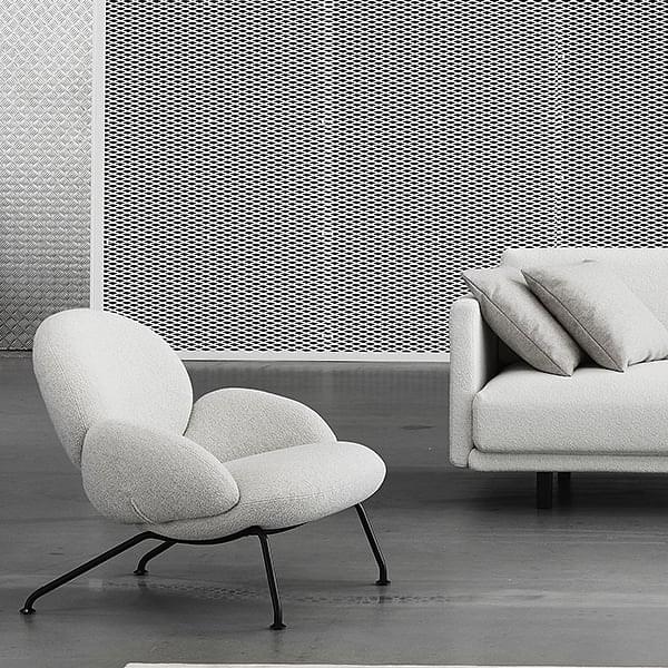 BAIXA, un fauteuil lounge confortable au design unique.