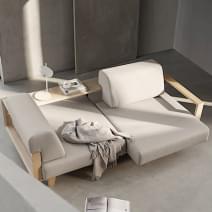 WOOD, ein cleveres Cabrio-Sofa mit großen Kissen: eine belohnte Innovation