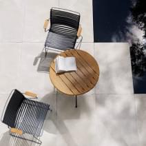 Table de caf&eacute; CIRCUM, en bambou et acier thermolaqu&eacute;. HOUE