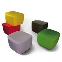 De la couleur au jardin gr&acirc;ce au Pouf TRANSLATION