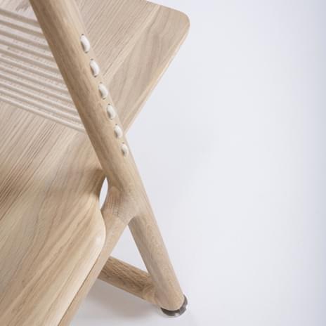 MUSE, étagère minimaliste en chêne massif, par GAZZDA