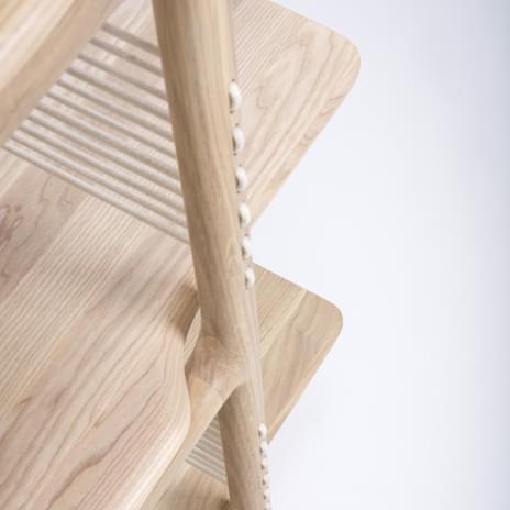 MUSE, étagère minimaliste en chêne massif, par GAZZDA