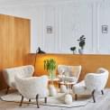 أريكة صالة مريحة وتصميمها LITTLE PETRA ، VB2 بواسطة & TRADITION