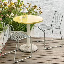 Table CERAMIC, en porcelaine et b&eacute;ton, par HAY