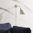 La Collection de luminaires BELLEVUE (applique, lampe de bureau et lampadaire) créée par Arne Jacobsen en 1929. Design intemporel.
