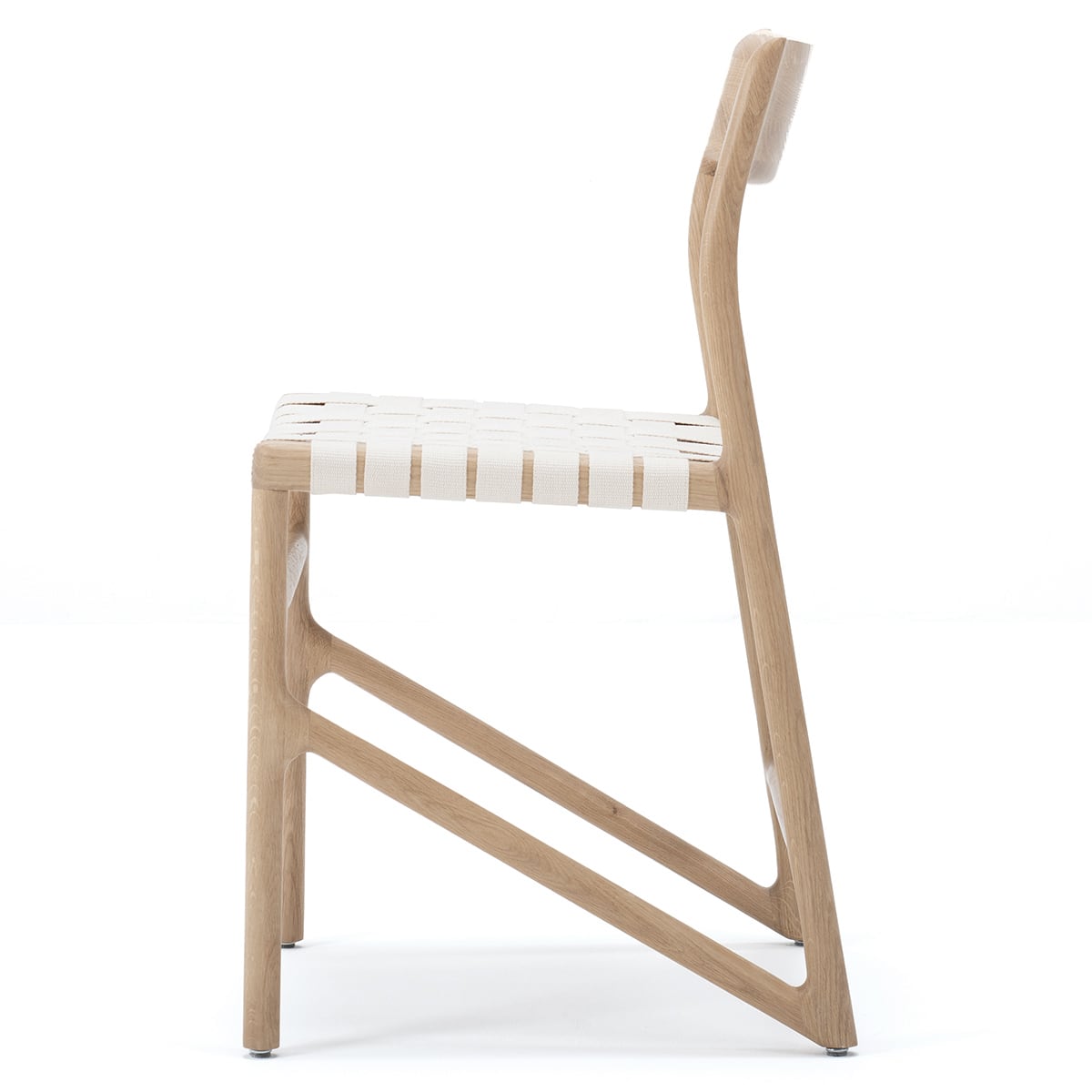 FAWN - chaise  - Chêne massif, finition huilé blanchi, sangle de coton blanc