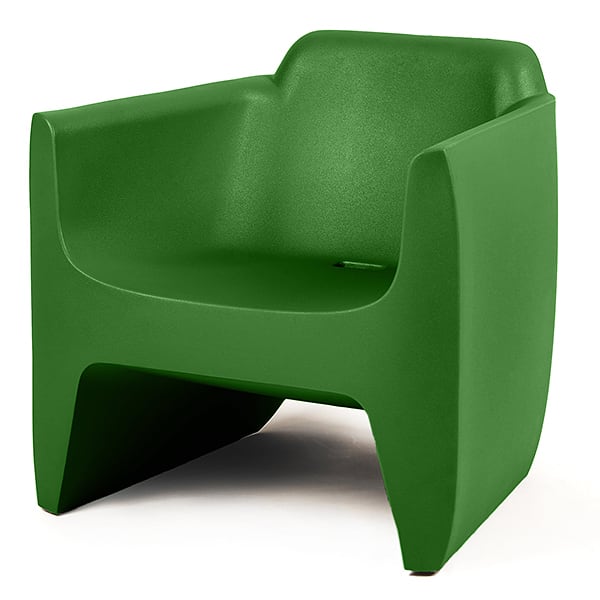 The comfort of TRANSLATION ARMCHAIR encourages with the relaxation, indoor and outdoor