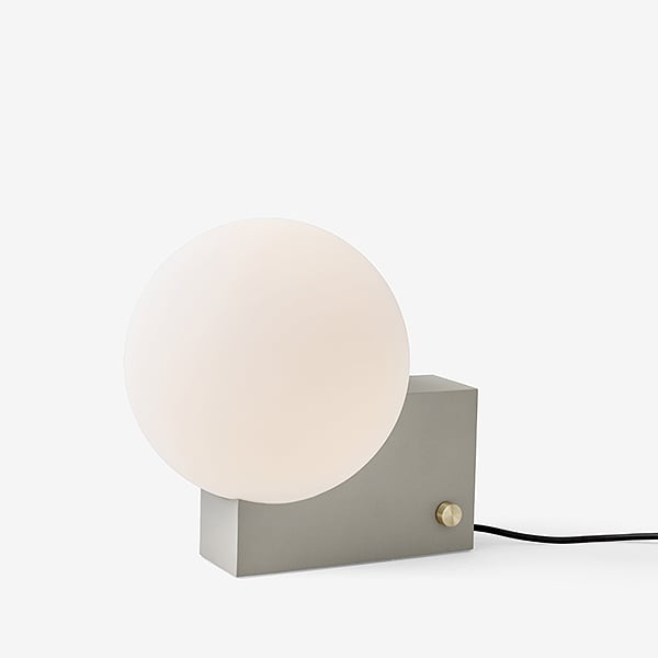 JOURNEY SHY1 ו-SHY2, מנורת קיר או מנורת שולחן, בעיצוב גיאומטרי, מאת &TRADITION