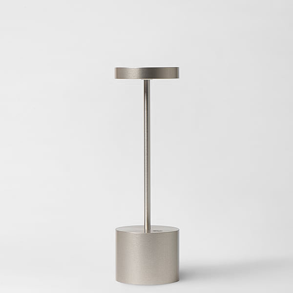 La Lampe sans fil LUXCIOLE, à LED : Lampe de table pour un usage intérieur ou extérieur - nomade