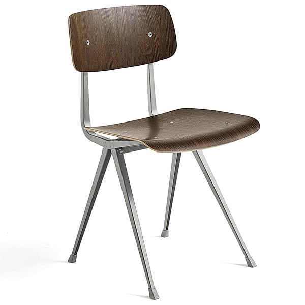 La chaise RESULT par HAY - assise tissu ou cuir en option - acier découpé, assise et dossier en contreplaqué moulé.