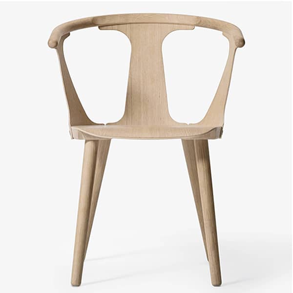 Colección de sillas de madera IN BETWEEN (SK1 y SK2), asiento acolchado opcional, de & TRADITION