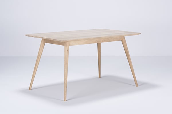 STAFA, eleganter und raffinierter Tisch aus massiver Eiche von GAZZDA